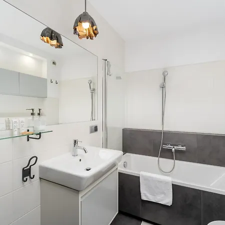 Wilga Park Homely By Bookinghost