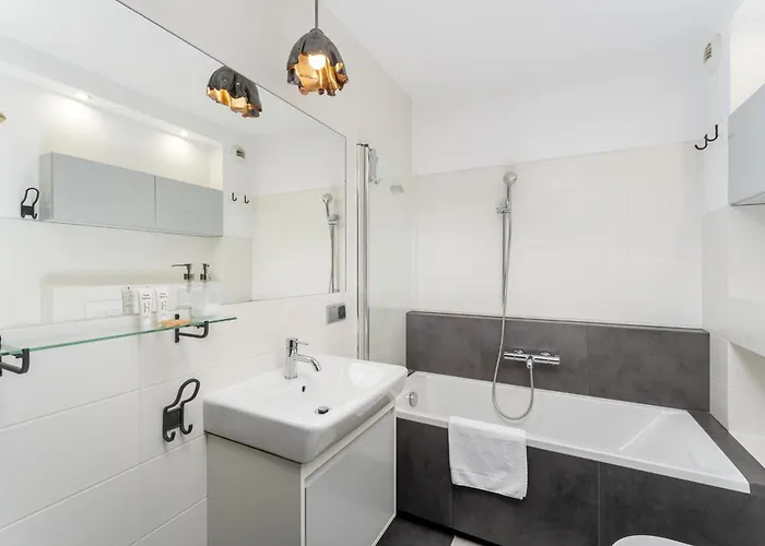 Wilga Park Homely By Bookinghost